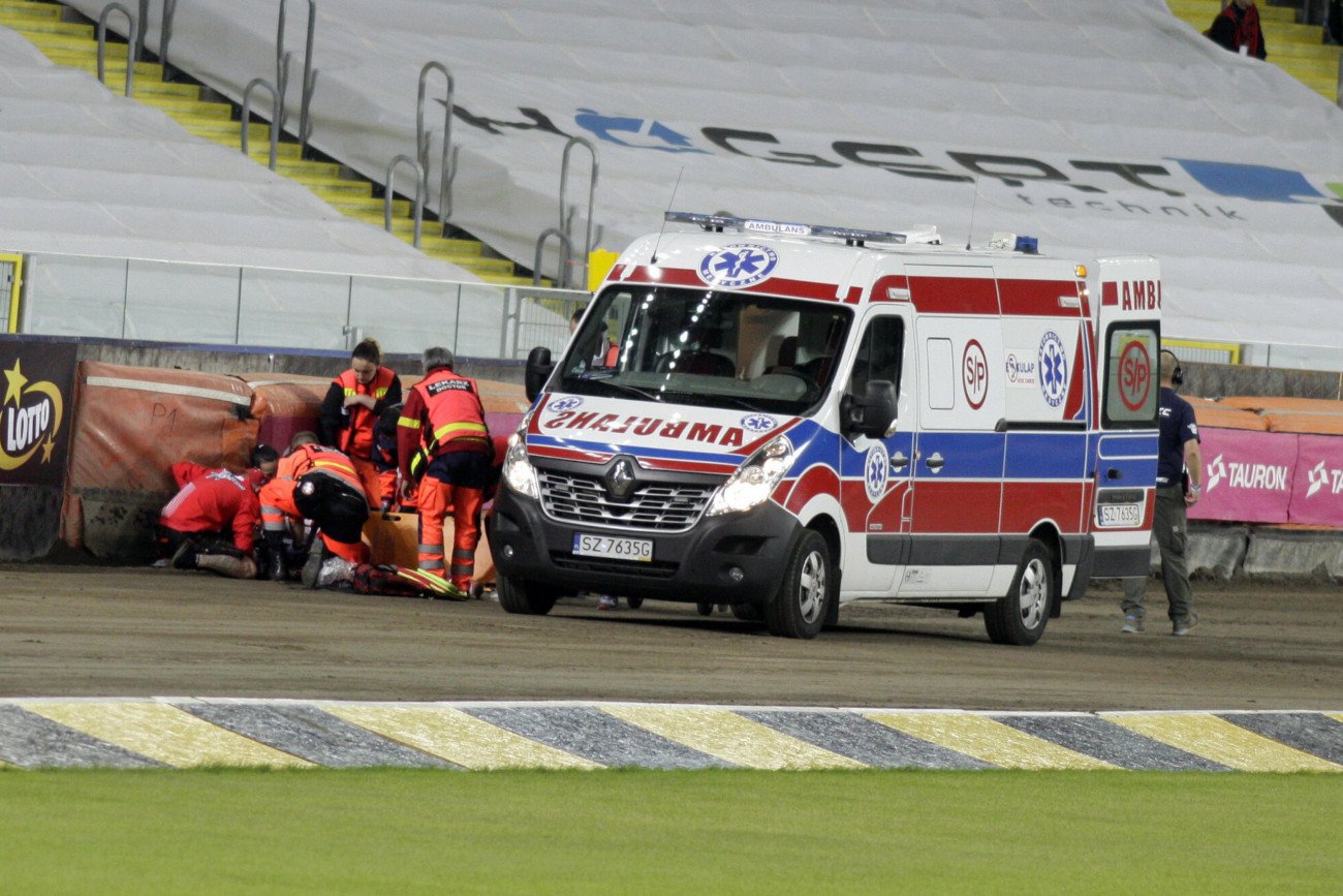 Na toruńskiej Motoarenie w Toruniu doszło do bardzo groźnego upadku z udziałem żużlowca Startu Gniezno.