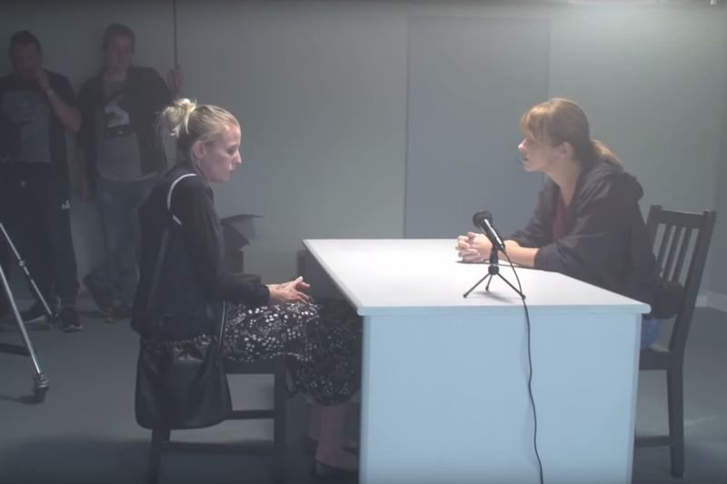 Fabuła "Solid Gold" przedstawia wydarzenia podobne do afery Amber Gold.