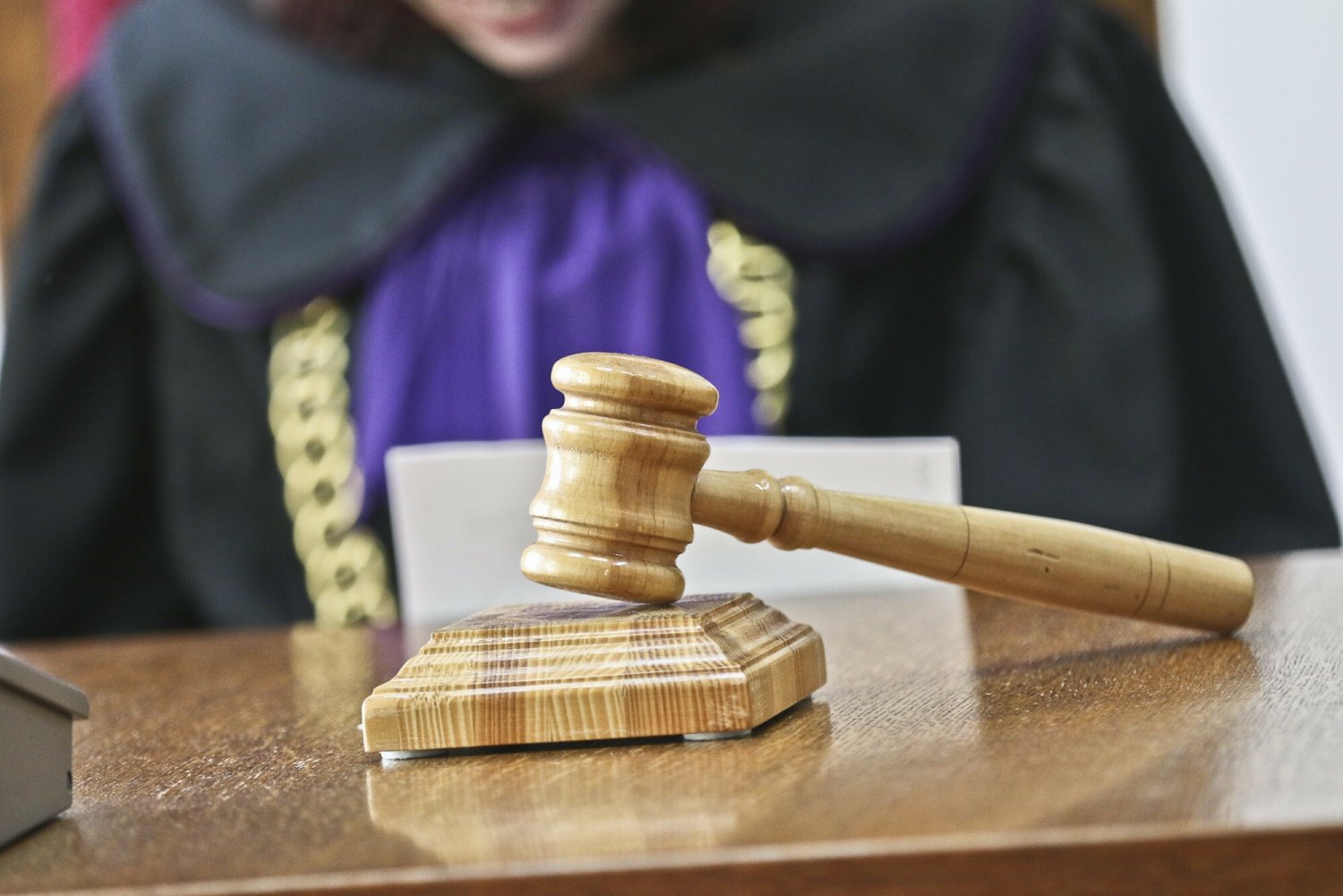 Zapadł wyrok ws. poznańskiego urzędnika, który dusił kelnerkę.