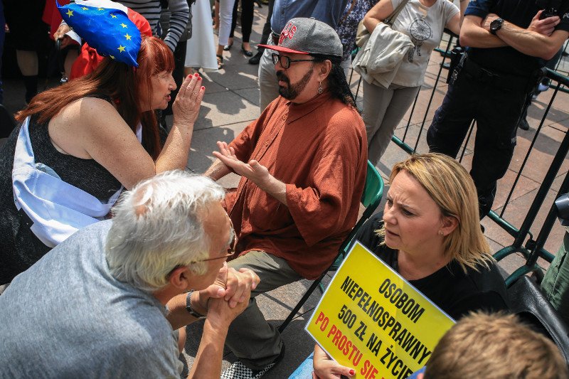 Zbigniew Hołdys zakpił na Twitterze z policji.