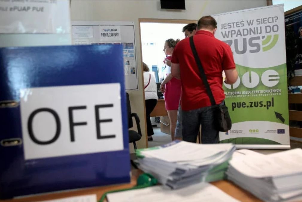 Z porządku obrad Sejmu nieoczekiwanie zniknęła likwidacja OFE, która miała dać rządowi miliardy złotych w gotówce i możliwość nacjonalizacji firm