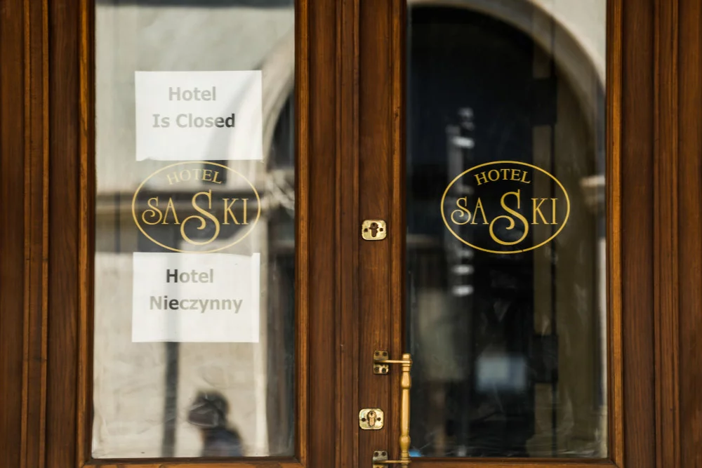 Właściciele obiektów utrzymujących się z turystyki zostali odcięci od dochodów właściwie z dnia na dzień.