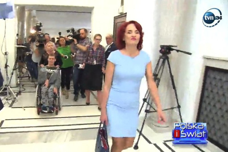 Twitter obwołał ten kadr zdjęciem dnia.