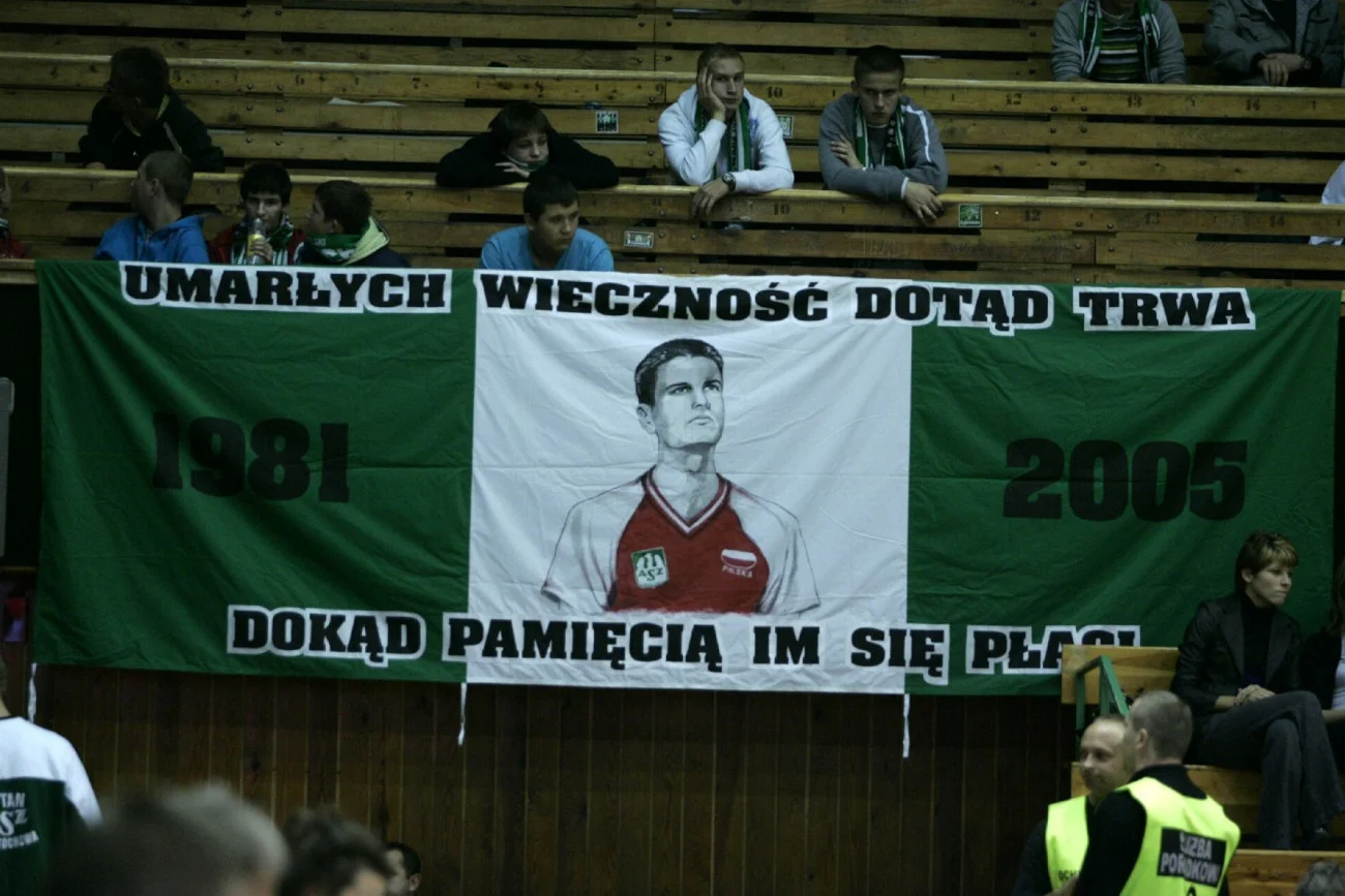 Arkadiusz Gołaś nadal funkcjonuje w pamięci kibiców polskiej siatkówki. Tragicznie zmarły siatkarz odszedł zbyt wcześnie...