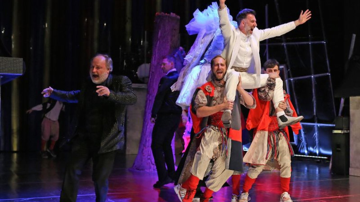 Próba spektaklu "Wesele " Stanisława Wyspiańskiego w reżyserii Jana Klaty w Starym Teatrze  w Krakowie.