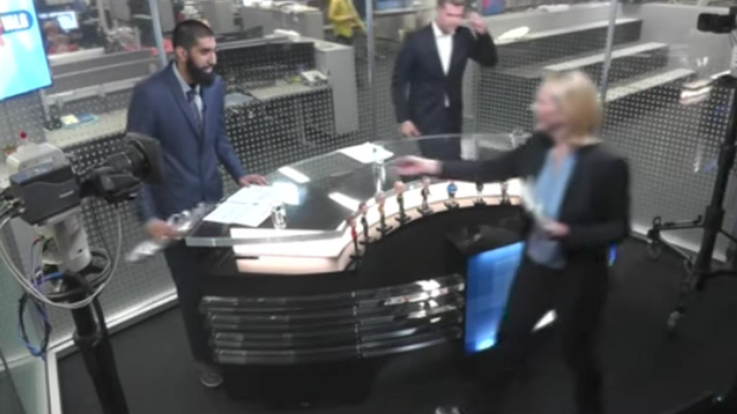 Fahadem Qureshi, przewodniczący Islam Net, nie podał ręki norweskiej minister ds. Imigracji i Integracji Sylvi Listhaug.