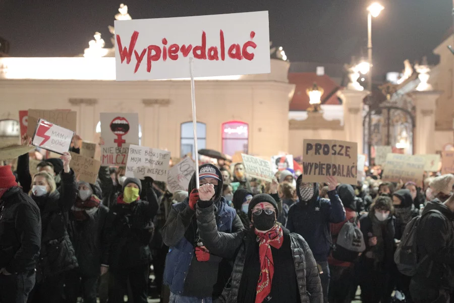 Słowo "wypier....ć" to główne hasło obecnego protestu kobiet