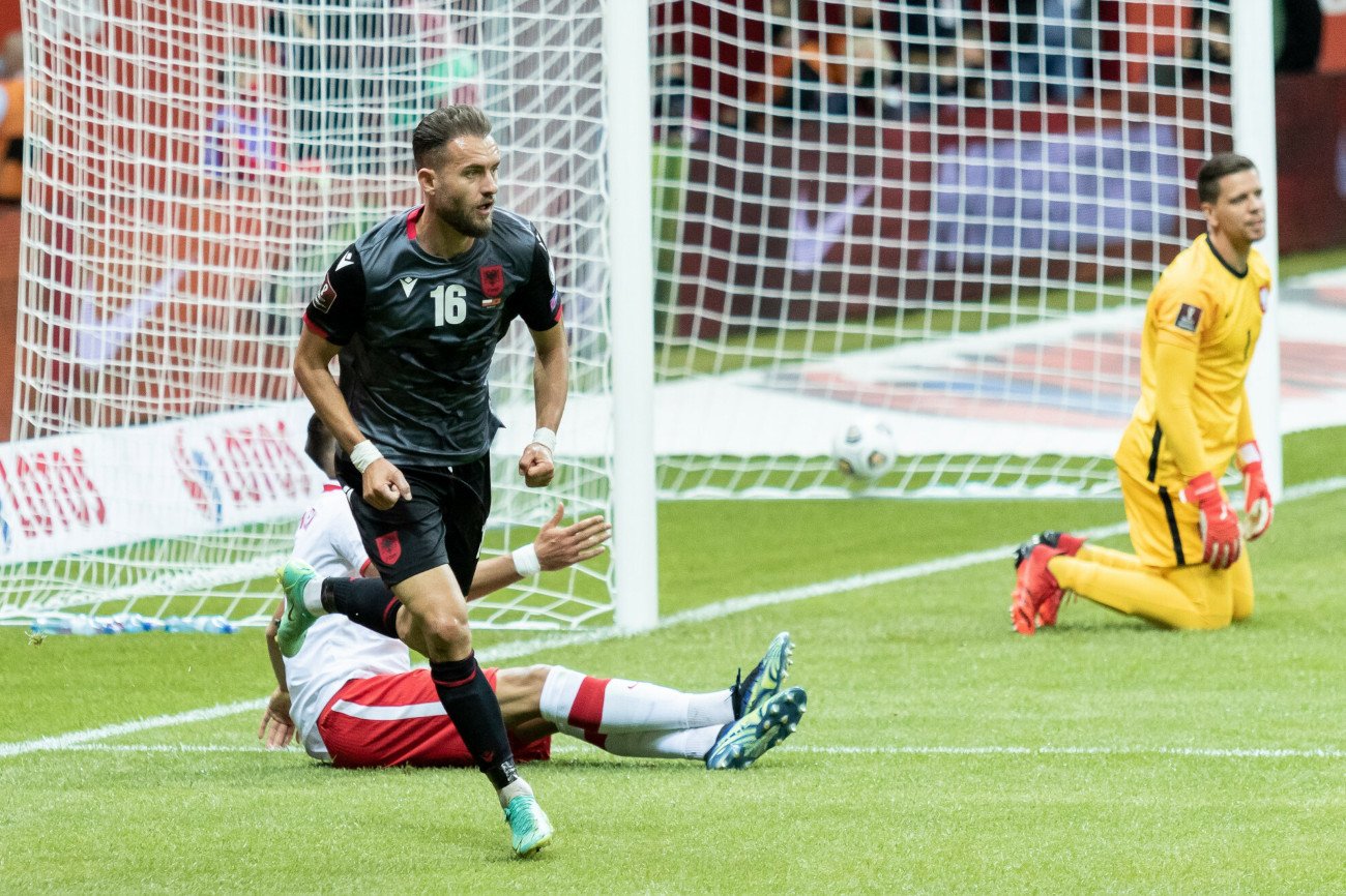 Sokol Cikalleshi strzelił gola Polakom na PGE Narodowym. We wtorek nie zagra jednak w barwach swojej reprezentacji.