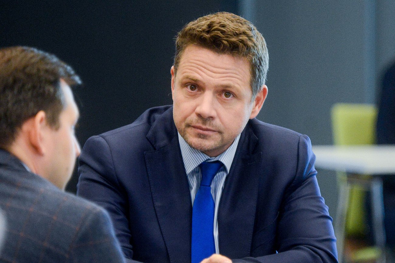 Prezydent Warszawy i wiceprzewodniczący PO Rafał Trzaskowski chwali Jakuba Chełstowskiego.