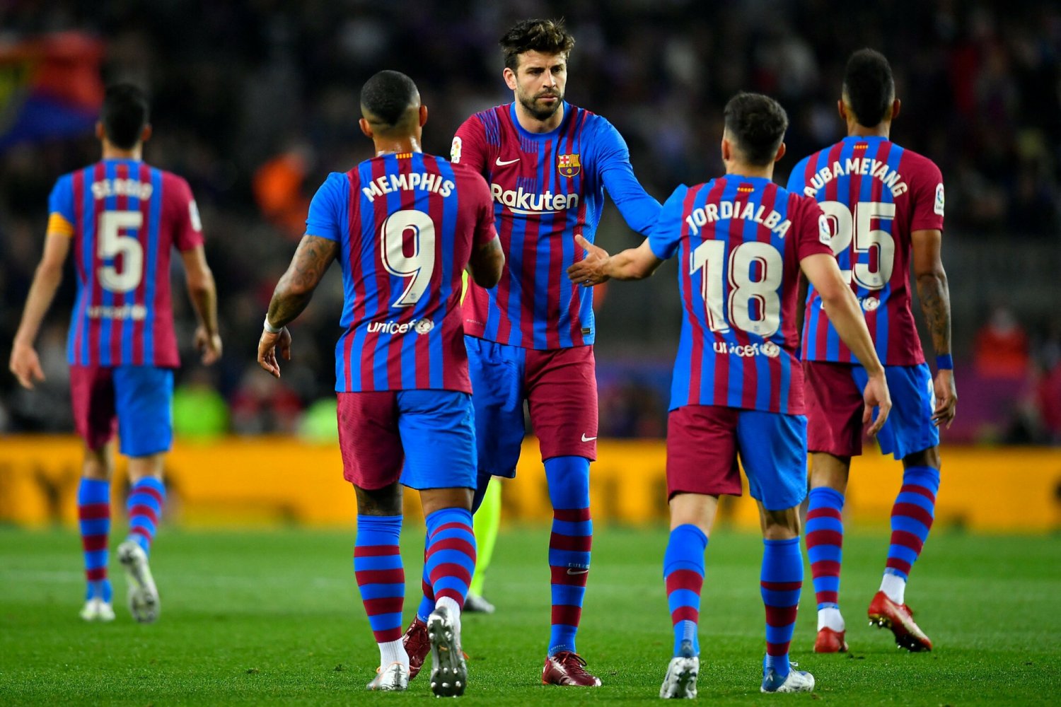 Barcelona w szoku, ta decyzja to wstrząs. Gerard Pique odchodzi z klubu i kończy z piłką