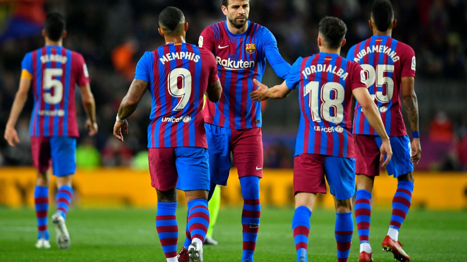 Barcelona w szoku, ta decyzja to wstrząs. Gerard Pique odchodzi z klubu i kończy z piłką