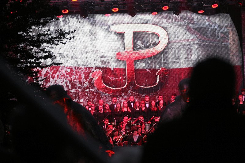 Piątkowa msza polowa przy Pomniku Powstania Warszawskiego