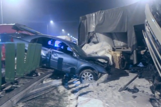 Śledczy sprawdzają, czy sztuczna mgła mogła być przyczyną karambolu w Kowiesach