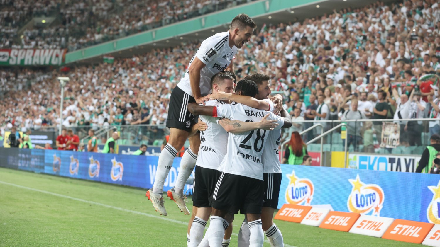 Legia Warszawa pewnie ograła w stolicy Piasta Gliwice i zmazała plamę po porażce w Krakowie