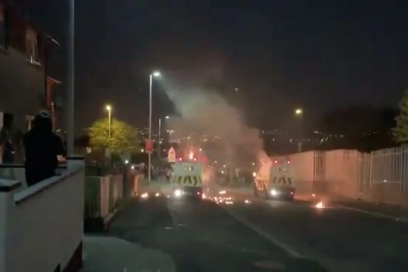 Do zamieszek doszło w jednej z dzielnic miasta Londonderry.