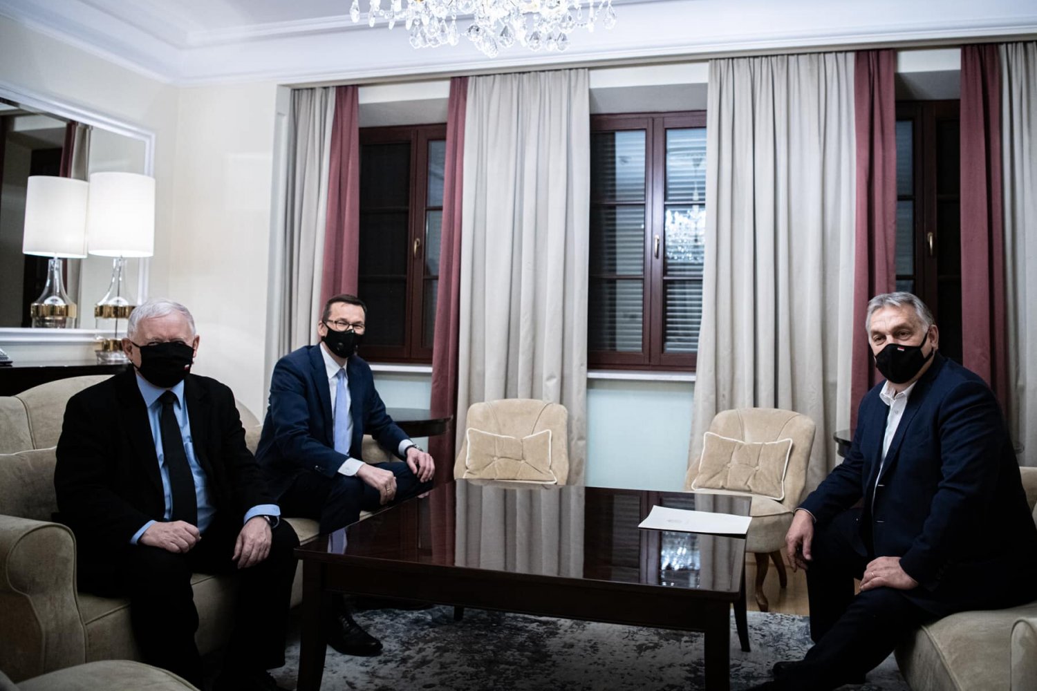 Viktor Orban pokazał zdjęcie po spotkaniu z Jarosławem Kaczyńskim i Mateuszem Morawieckim.