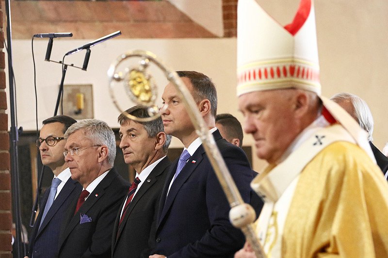 Projekt ws. świeckiego państwa został odrzucony przez sejmową komisję w ekspresowym tempie.