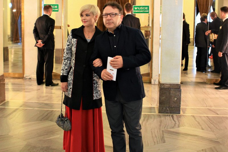 Monika Zamachowska musi ciężko pracować na alimenty, które byłej żonie musi płacić Zbigniew Zamachowski.