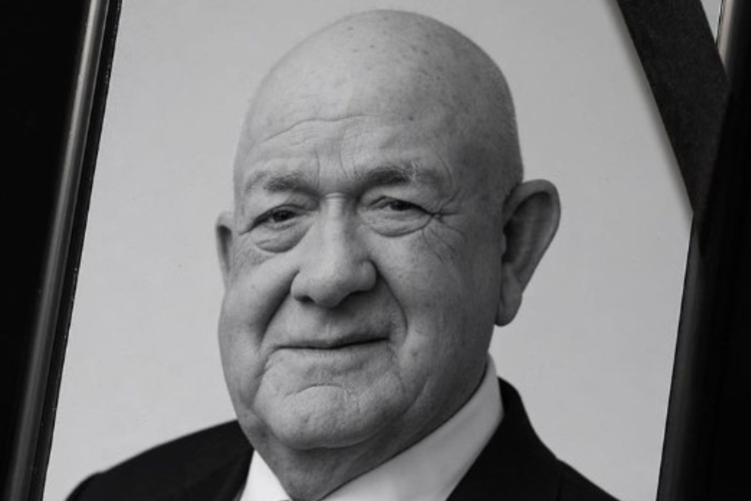 Jan Smoleński nie żyje. Jan Smoleński nie żyje.