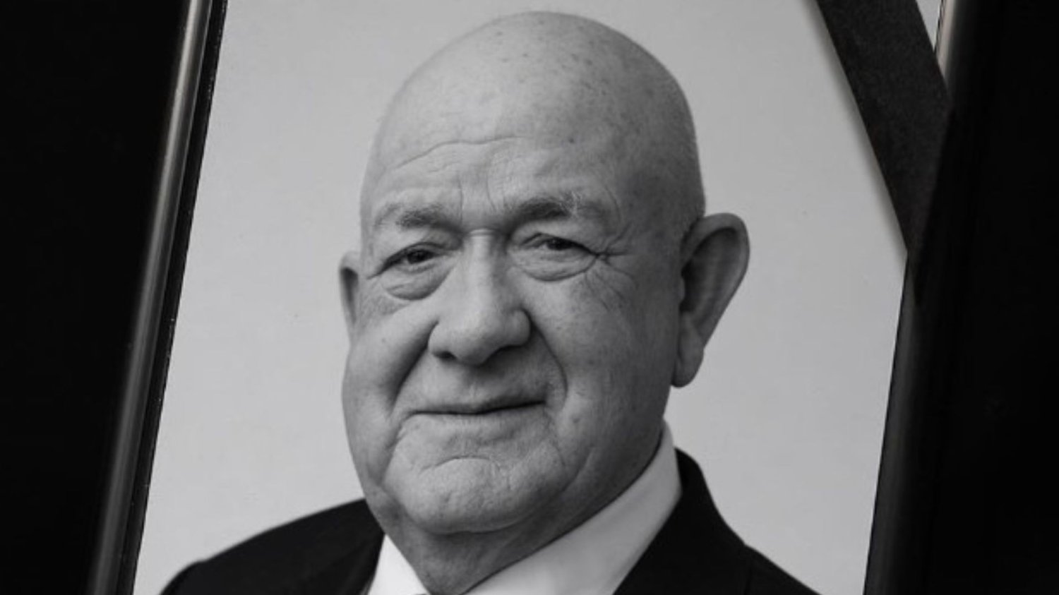 Jan Smoleński nie żyje. Jan Smoleński nie żyje.