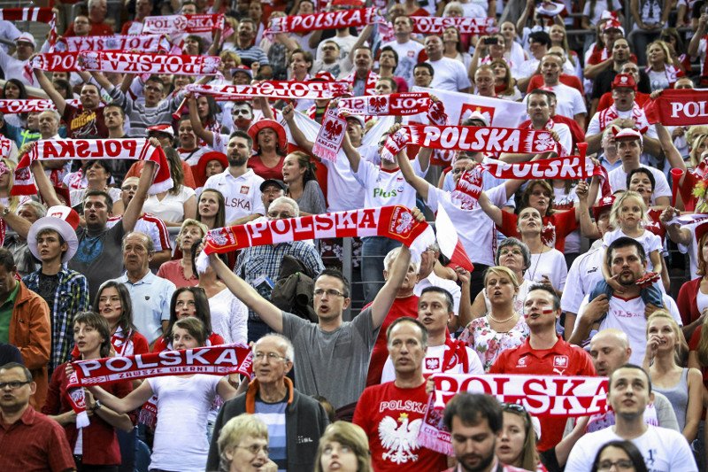 Posłowie chcą odkodowania transmisji meczów siatkarskich.