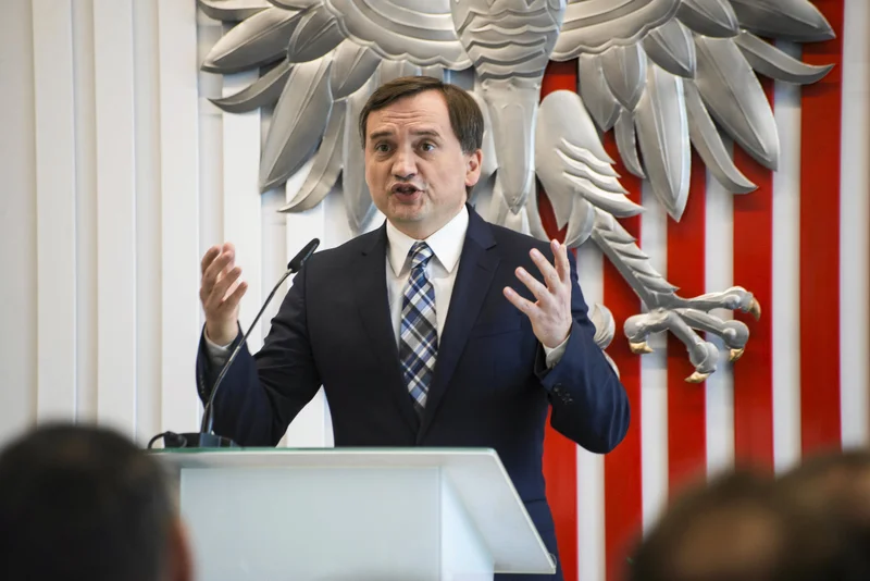 Minister sprawiedliwości i prokurator generalny Zbigniew Ziobro tłumaczył upartyjnianie sądów przez PiS i resztę Zjednoczonej Prawicy tekstem Andrzeja Rzeplińskiego z 2004 roku. Co napisał w nim profesor?
