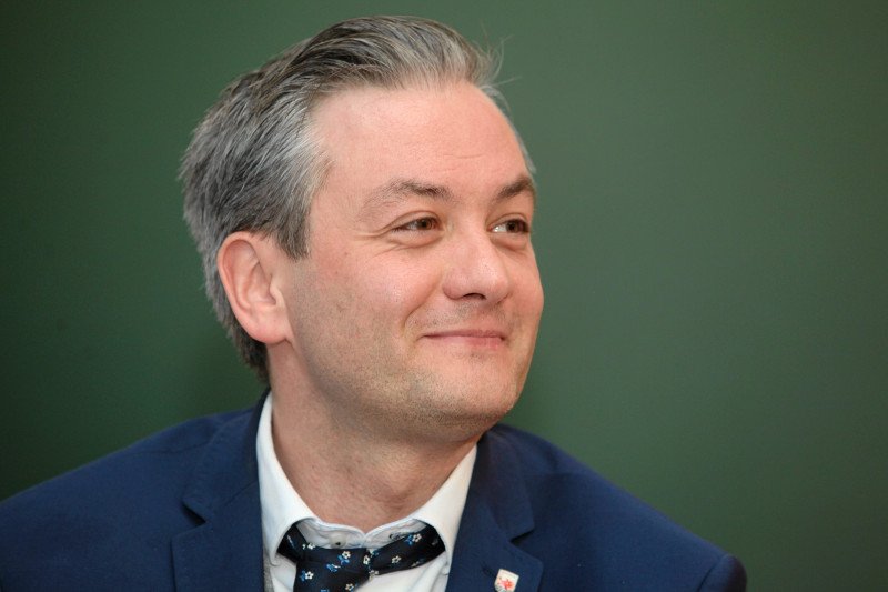 "PiS się zużywa, bo Polacy nie lubią obciachu". Biedroń zapowiada koniec PiS-u i mówi, że wie, kto zastąpi Kaczyńskiego