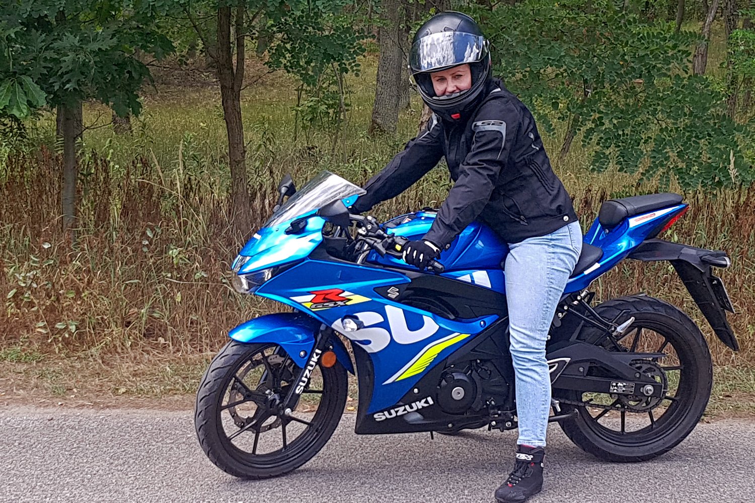 Motocykl jest na tyle mały, że dobrze czują się nim przede wszystkim drobne kobiety.