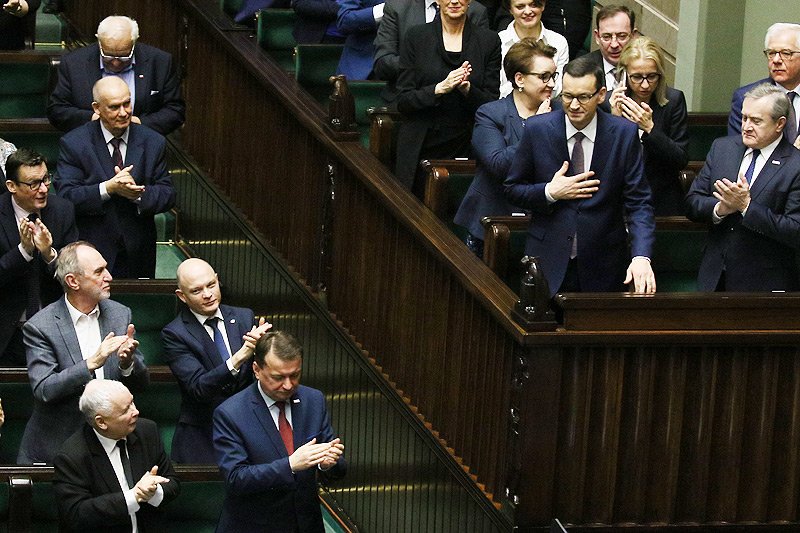 Premier Mateusz Morawiecki otrzymał wotum zaufania.