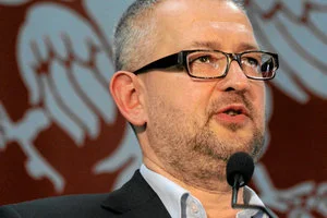 Kobiety protestowały przeciwko Rafałowi Ziemkiewiczowi podczas Targów Książki w Krakowie.