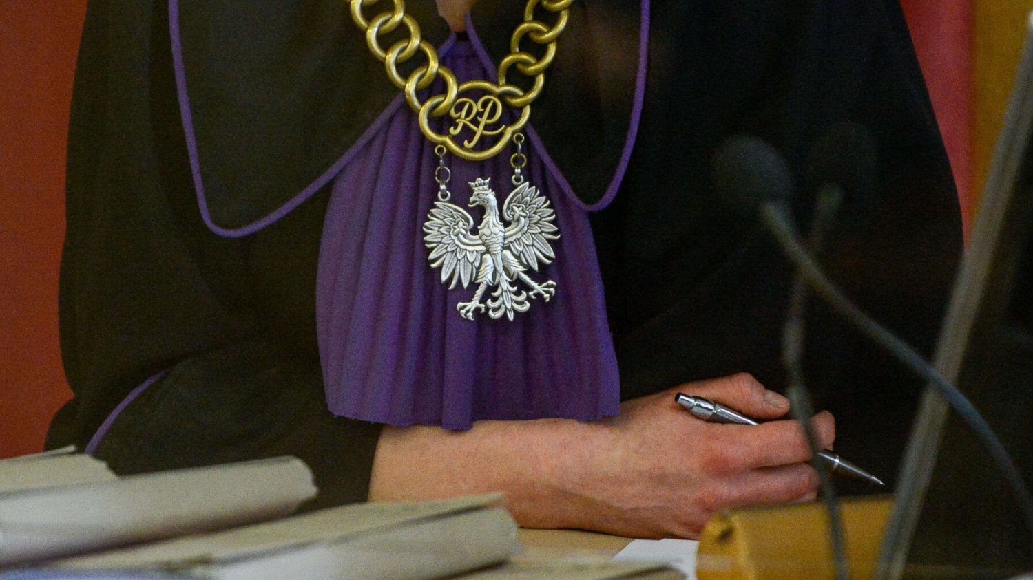 Sąd wydał wyrok ws. mężczyzny z antypisowskim napisem.