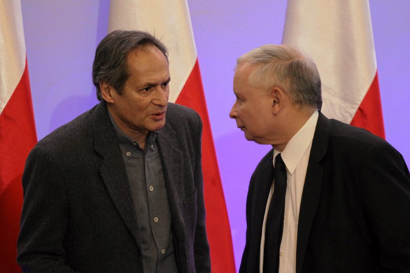 Jerzy Zelnik ma konserwatywne poglądy na kwestie obyczajowe. W przeszłości konserwatywny jednak nie był.