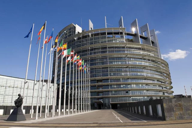 Parlament Europejski przygotowuje się do przyjęcia kolejnej rezolucji potępiającej działania rządu PiS w Polsce.
