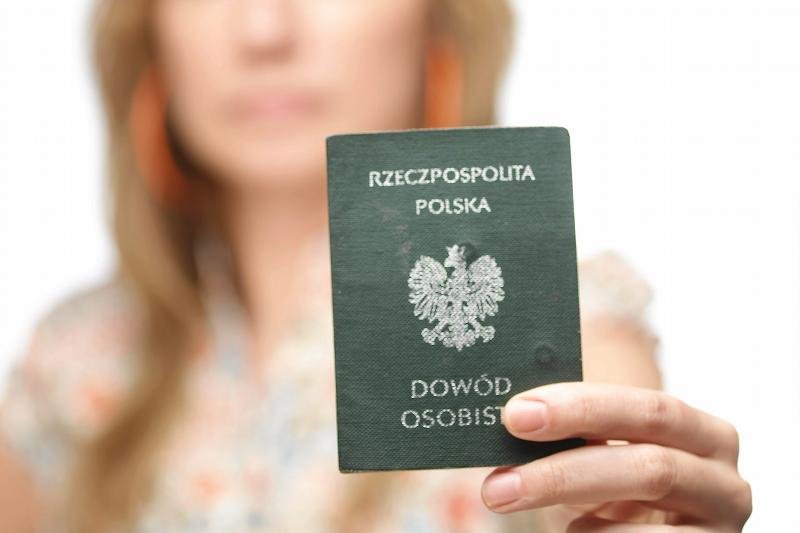 Czy dowody osobiste zostaną zastąpione e-dowodami?