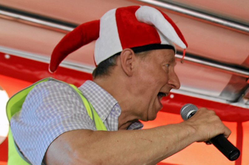 Andrzej Rosiewicz śpiewał, że gdy wygra PiS, czeka nas cud nad Wisłą? Chyba nie miał na myśli swojej piosenki na powitanie Donalda Trumpa.