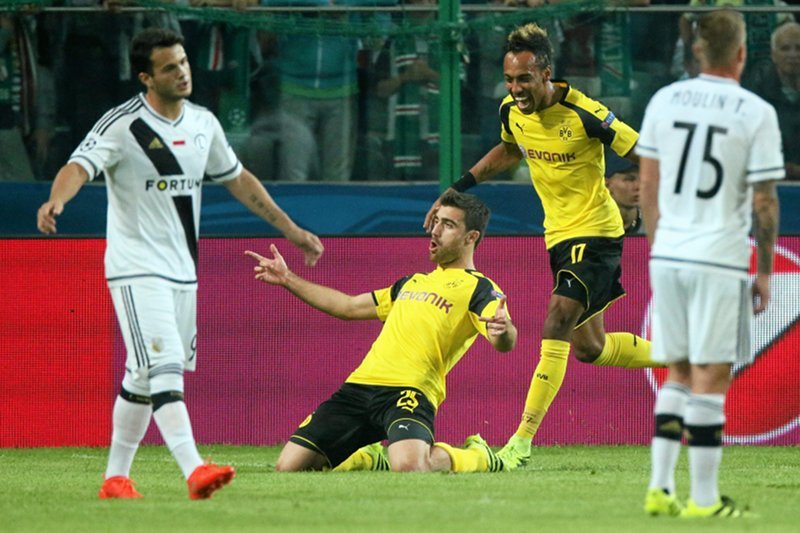 Borussia Dortmund przytłoczyła Legie Warszawę. Legioniści zbierają baty.