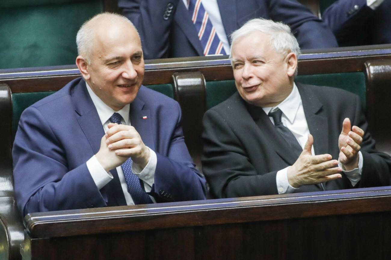 Są plany PiS co do konkretnych elektoratów. Tak partia gra na emocjach
