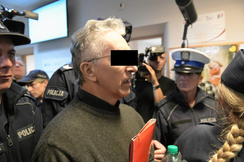 Mieszkańcy fanatycznie bronią księdza-pedofila z Ruszowa.