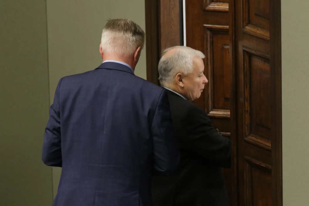 Jarosław Gowin spotkał się z Jarosławem Kaczyńskim na rozmowie ostatniej szansy w sprawie wyborów prezydenckich. Gowin rozmawiał w cztery oczy z Jarosławem Kaczyńskim. To była rozmowa ostatniej szansy w sprawie wspólnego stanowiska dotyczącego wyborów prezydenckich.