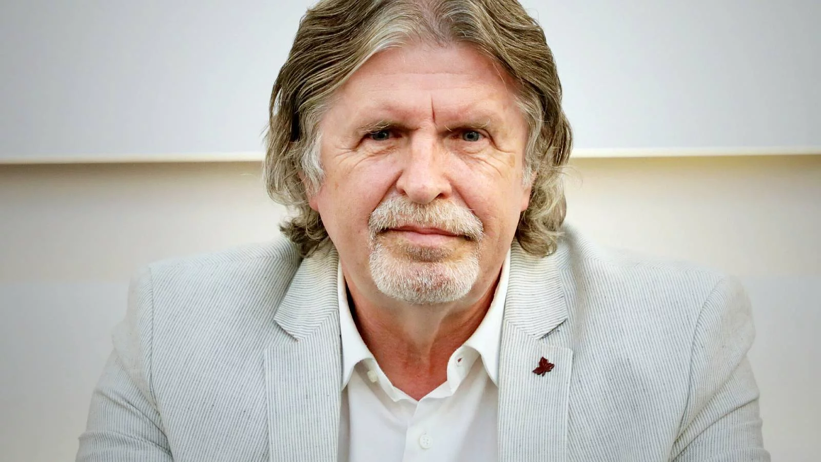 W rozmowie z naTemat.pl znany śląski lekarz i poseł Andrzej Sośnierz ocenia przebieg programu szczepień przeciw COVID-19 w Polsce i odpowiada antyszczepionkowcom, którzy manipulują jego słowami. Znany śląski lekarz i poseł Andrzej Sośnierz udzielił wywiadu naTemat.pl