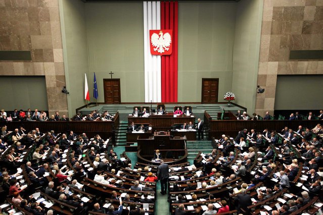 Budżet uchwalony - czeka tylko na podpis Andrzeja Dudy.