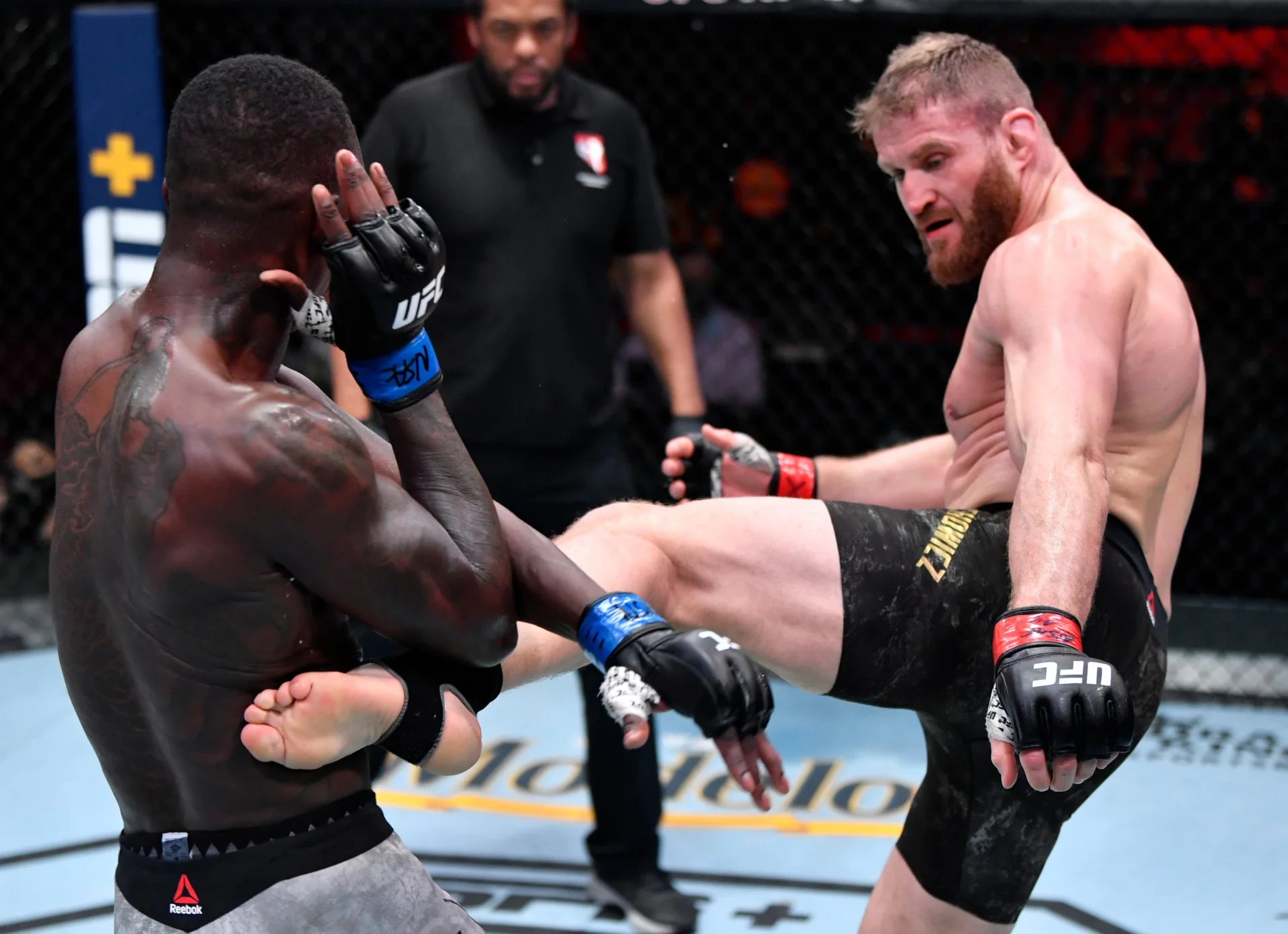 Jan Błachowicz obronił jako pierwszy Polak w historii pas mistrza świata UFC