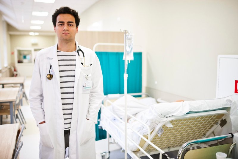 Lekarz Tomasz Karauda odpowiada na zarzuty o opóźnienia w szczepieniach na covid. Lekarz Tomasz Karauda odpowiada na zarzuty o opóźnienia w szczepieniach na covid.