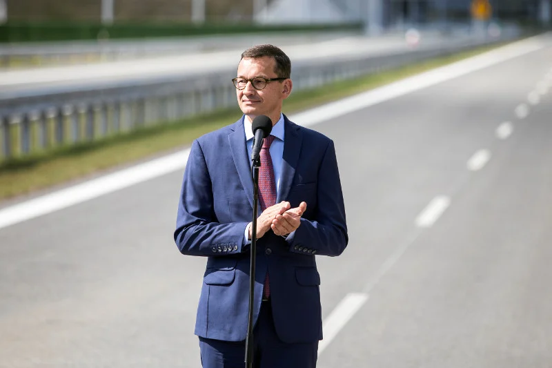 To przez wizytę premiera zażądano usunięcia plakatu.