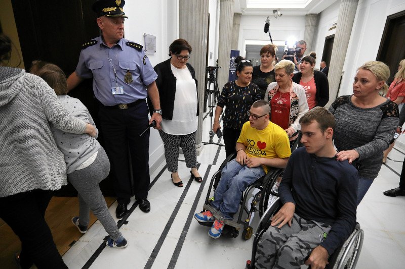 Wpis Pawła Urbańskiego o rodzicach niepełnosprawnych dzieci wywołał duże oburzenie w mediach społecznościowych.