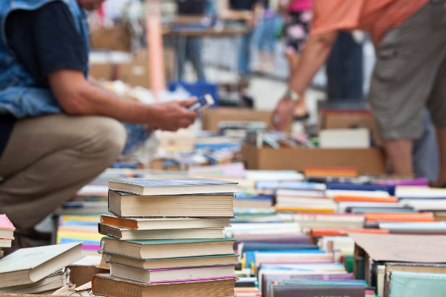 Jeśli nie weźmiemy przykładu z rozwiniętych państw UE np.  Niemiec albo Francji i nie wprowadzimy regulacji prawnych na rynku książki w Polsce, to prawdopodobnie już wkrótce dzieła klasyków literatury będzie można kupić tylko u bukinistów lub na Allegro.