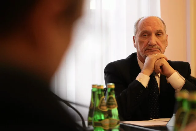 Antoni Macierewicz w październiku ujawni nowe nagrania z kokpitu Tu-154 i "wstrząsające" wyznania członków komisji Millera.