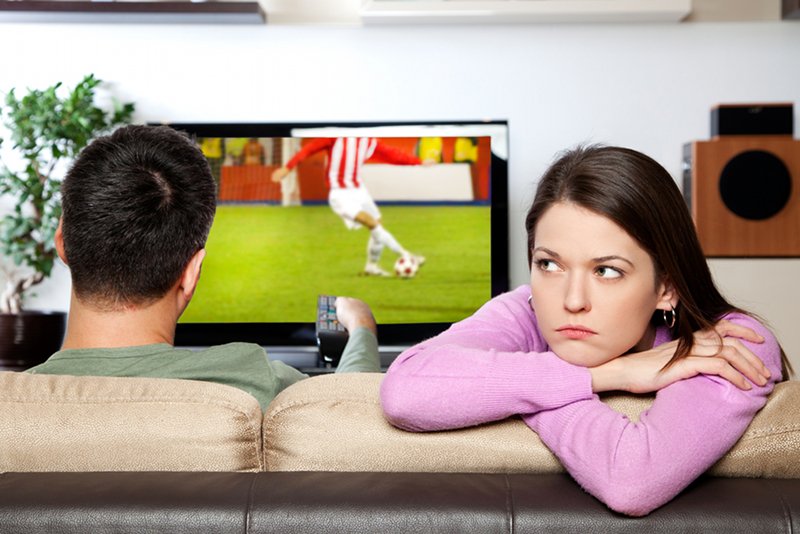 Nie znasz się na piłce, ale musisz oglądać mecze? Pomożemy ci zrozumieć mistrzostwa świata