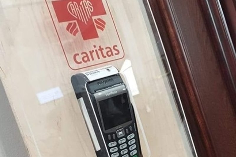 Zapytaliśmy Caritas Polska o to, czy zdjęcie jest fake'owe.