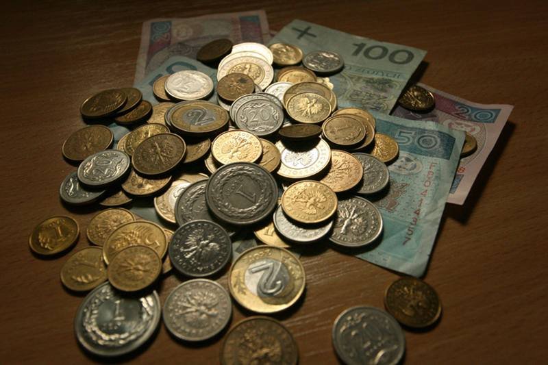 Premier Tusk obiecał wiele. Skąd weźmie pieniądze?